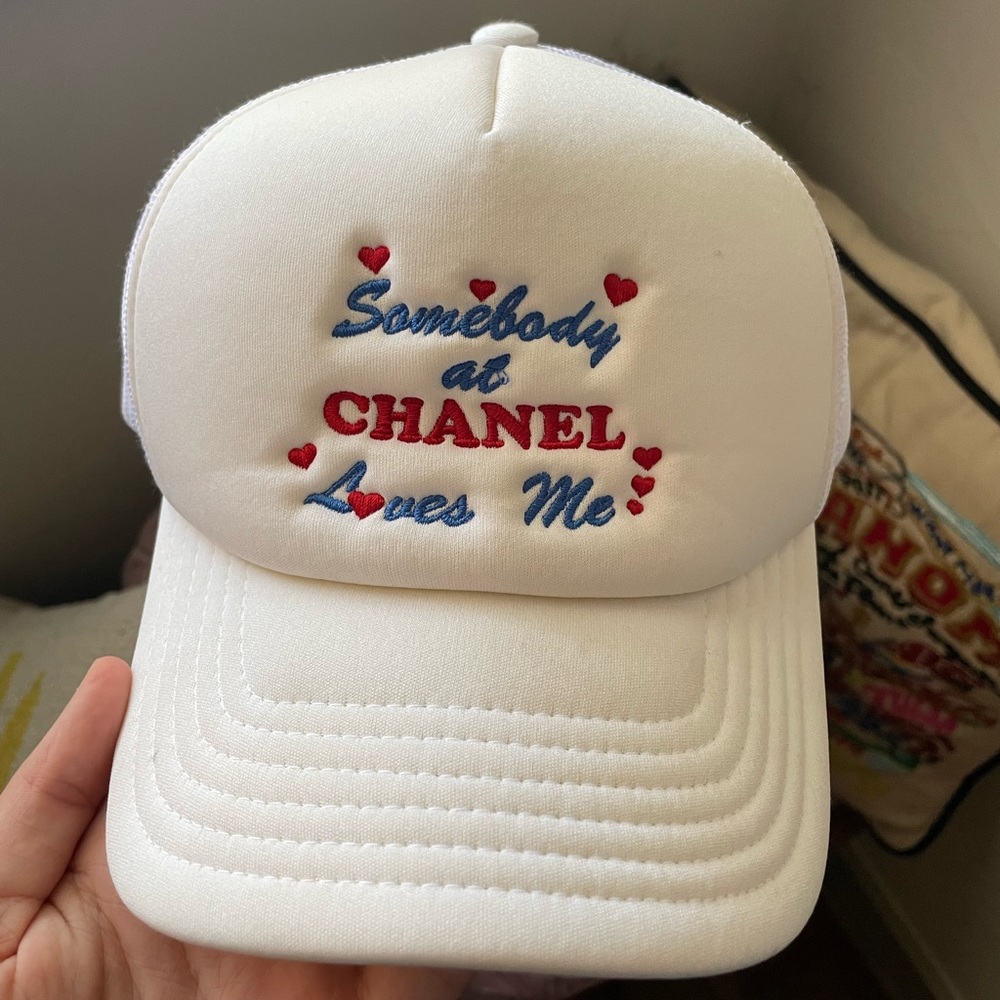Mega Yacht Chanel hat